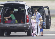 Exclusive... Julia Roberts And Family Arriving In Hawaii