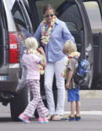 Exclusive... Julia Roberts And Family Arriving In Hawaii