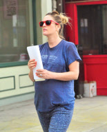 A Very Pregnant Drew Barrymore And Husband Show Affection While Shopping For Baby