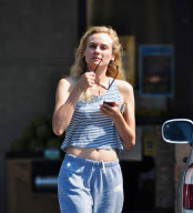 A Very Casual Diane Kruger Grabs Breakfast in Los Angeles