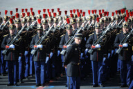 Hollande presides over Bastille Day parade 