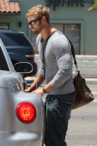 *EXCLUSIVE* Kellan Lutz and Sharni Vinson go Apartment Hunting [NO Canada, Germany, Austria]