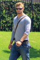 *EXCLUSIVE* Kellan Lutz and Sharni Vinson go Apartment Hunting [NO Canada, Germany, Austria]