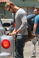*EXCLUSIVE* Kellan Lutz and Sharni Vinson go Apartment Hunting [NO Canada, Germany, Austria]