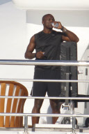 EXCLUSIF Seal en vacances a Porto Cervo sur son yacht avec une amie. NC/NW (Celebrity) FRANCE ONLY / POOL KCS (cf commentaire)
