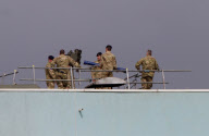 Safety First: Britische Soldaten installieren Luftabwehrraketen auf dem Dach des Fred Wigg Hochhauses in London Leytonstone