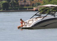 EXCLUSIVE
AARON DIAZ AND LOLA PONCE ENJOY WATER SPORTS DAY IN MIAMI
EXCLUSIVE BY KDNPIX.COM 