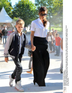 CPE/Victoria Beckham riding the Big Wheel - Paris