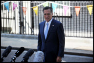 Romney meets David Cameron