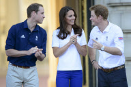 Olympic Torch Relay passes through Buckingham Palace, London, Britain - 26 Jul 2012