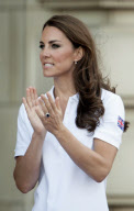 Olympic Torch Relay passes through Buckingham Palace, London, Britain - 26 Jul 2012