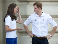 Olympic Torch Relay passes through Buckingham Palace, London, Britain - 26 Jul 2012