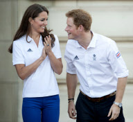 Olympic Torch Relay passes through Buckingham Palace, London, Britain - 26 Jul 2012