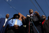 Jesse Jackson visits Holmes apartment