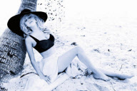 La actriz americana Amber Heard es la estrella de la coleccci¿n Verano 2012 de la firma Guess.