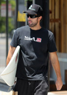 Looking for the way to the beach? Brody Jenner spotted today leaving the Burton store with a brand new surfboard - Los Angeles