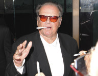 Jack Nicholson smokes the healthy way at Mr. Chow
