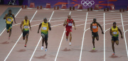 Usain Bolt wins 200m