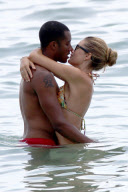 Doutzen Kroes and Sunnery James : Ocean Love