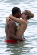 Doutzen Kroes and Sunnery James : Ocean Love