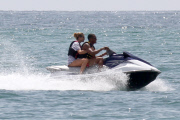 Doutzen Kroes and Sunnery James : Ocean Love
