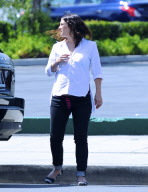 A Very Pregnant Drew Barrymore And Will Kopelman Leave The Doctors