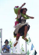 Dirndlflugtag in Salzburg