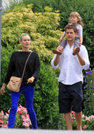 *EXCLUSIVE* Diane Kruger lunches with Joshua Jackson's sister and niece [NO Canada, Germany, Austria]