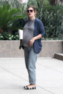 *EXCLUSIVE* Drew Barrymore exposes her Baby Bump in Beverly Hills
