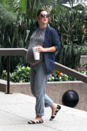 *EXCLUSIVE* Drew Barrymore exposes her Baby Bump in Beverly Hills