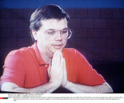 USA<MARK D. CHAPMAN,the man who shot john Lennon to death 20 years ago,was denied pa