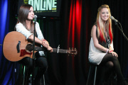 Megan & Liz  perform Online! [NO Germany, Austria]