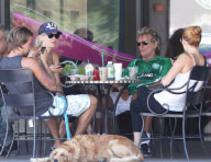 Rod Stewart and his family have coffee at Starbucks - Part 2