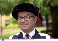 SIR CHRIS GENT, CHAIRMAN OF VODAPHONE RECEIVING HONORARY DEGREE AT OXFORD BROOKES UNIVERSITY, BRITAIN - 17 SEP 2001