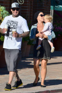 Pink and Carey : Family day in Malibu