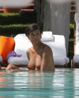 Samuel Eto'o wife TOPLESS Georgette and daugthers during Miami Beach vacations