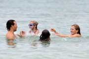 Exclusive... Peter Facinelli Gives His Girls A Memorable Hawaiian Vacation
