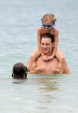 Exclusive... Peter Facinelli Gives His Girls A Memorable Hawaiian Vacation