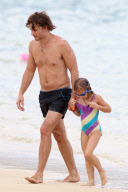 Exclusive... Peter Facinelli & Girl's Last Day In Hawaii