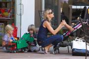 Brooke Mueller and Denise Richards : Lunch and Toy Shopping With the Kids