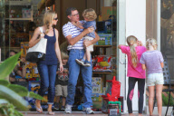 Brooke Mueller and Denise Richards : Lunch and Toy Shopping With the Kids