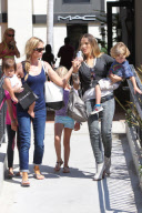 Brooke Mueller and Denise Richards : Lunch and Toy Shopping With the Kids