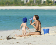 Natalie Portman Vacations With Benjamin And Alph In Turks And Caicos