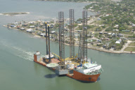 Australian Navy transport new battleship using one of the superships of Dockwise - Aug 2012