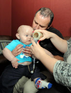 Clair und Kenneth Walker mit Sohn Brayden