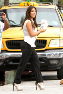 Kim and Khloe Kardashian find Kitty Love in Miami