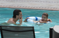 Scott Disick And His Son Mason Have Fun In The Pool