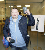 iPhone 5 Kunden vor dem Apple Store in Birmingham