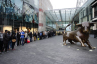 iPhone 5 Kunden vor dem Apple Store in Birmingham