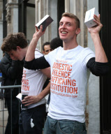 BRITAIN-LONDON-APPLE-IPHONE5-ON SALE